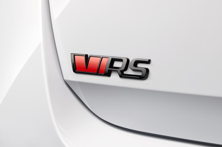 Логотип Skoda Octavia RS iV 2020 года  (WW) (фото 28 из 40)